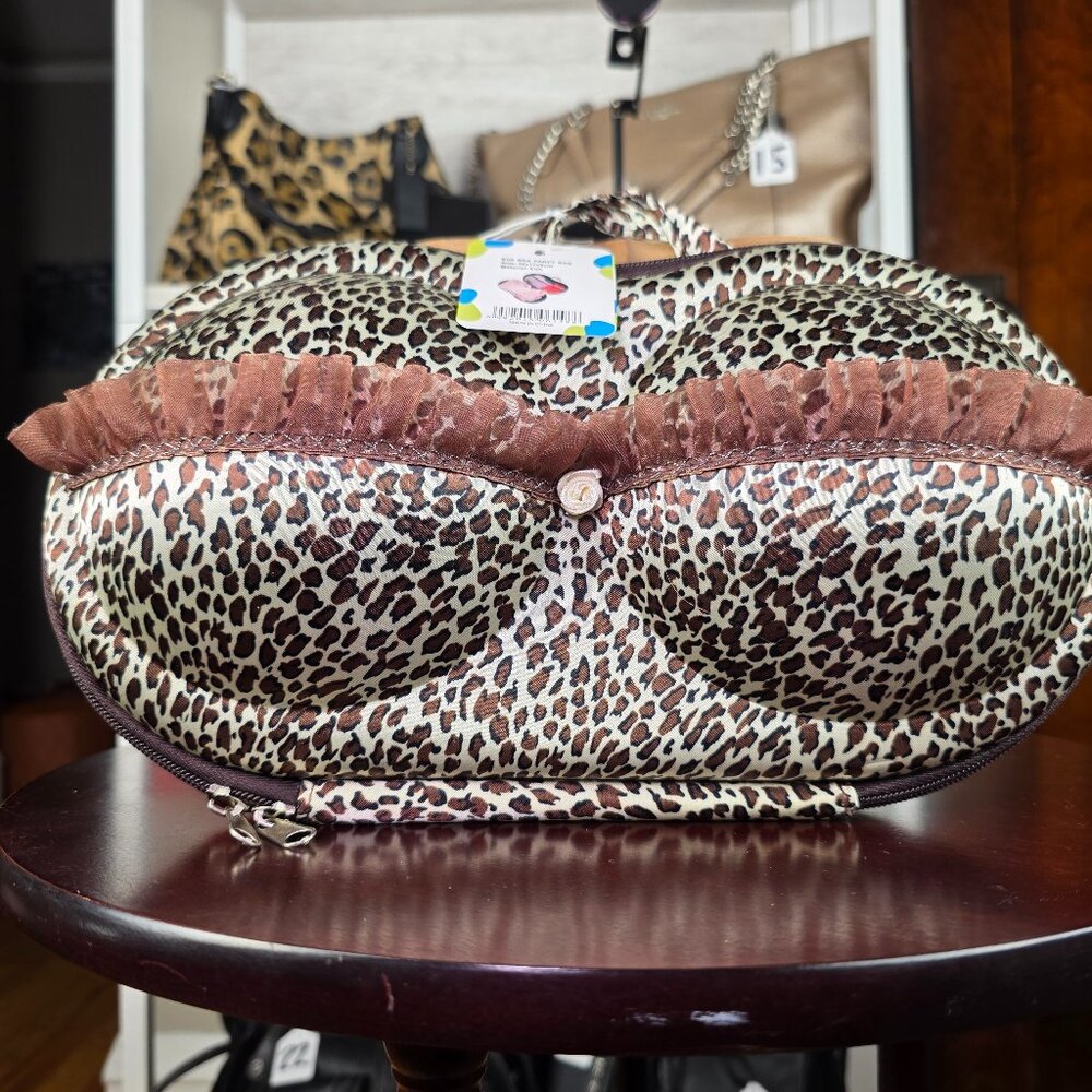 Maru Leopard Print Lingerie Holder - Picture 3 of 7